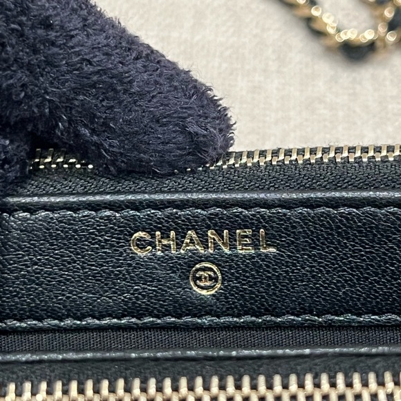 CHANEL MADMOISELLE VINTAGE CHEVRON DOUBLE ZIP PHONE HOLDER/CROSSBODY BAG - Picture 9 of 14